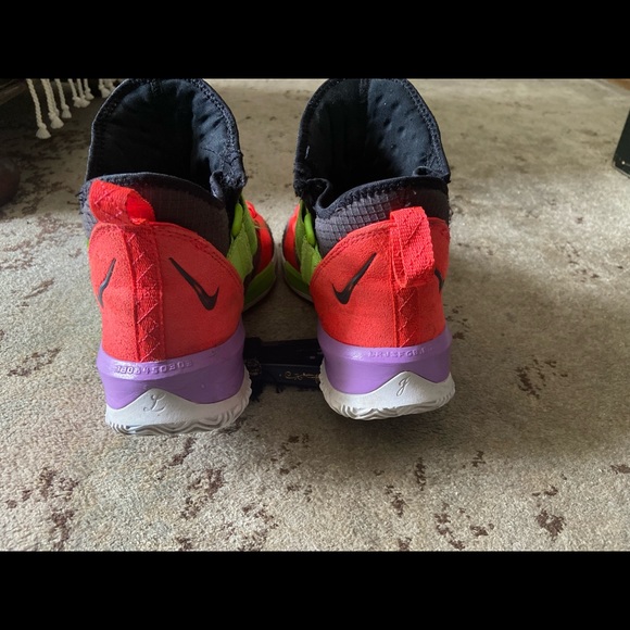 NIKE AR4225-002 LEBRON SOLDIER 13 THUNDER BRIGHT CRIMSON ELECTRIC GREEN, size 7 - Picture 7 of 9